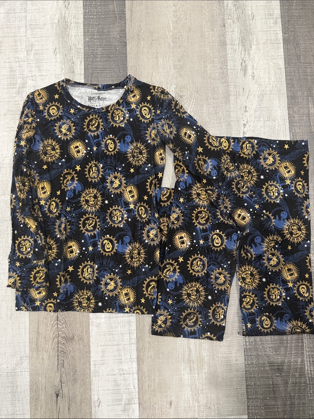 Bums and Roses Harry Potter Kids' Black & Gold Hogwarts Pajama Set